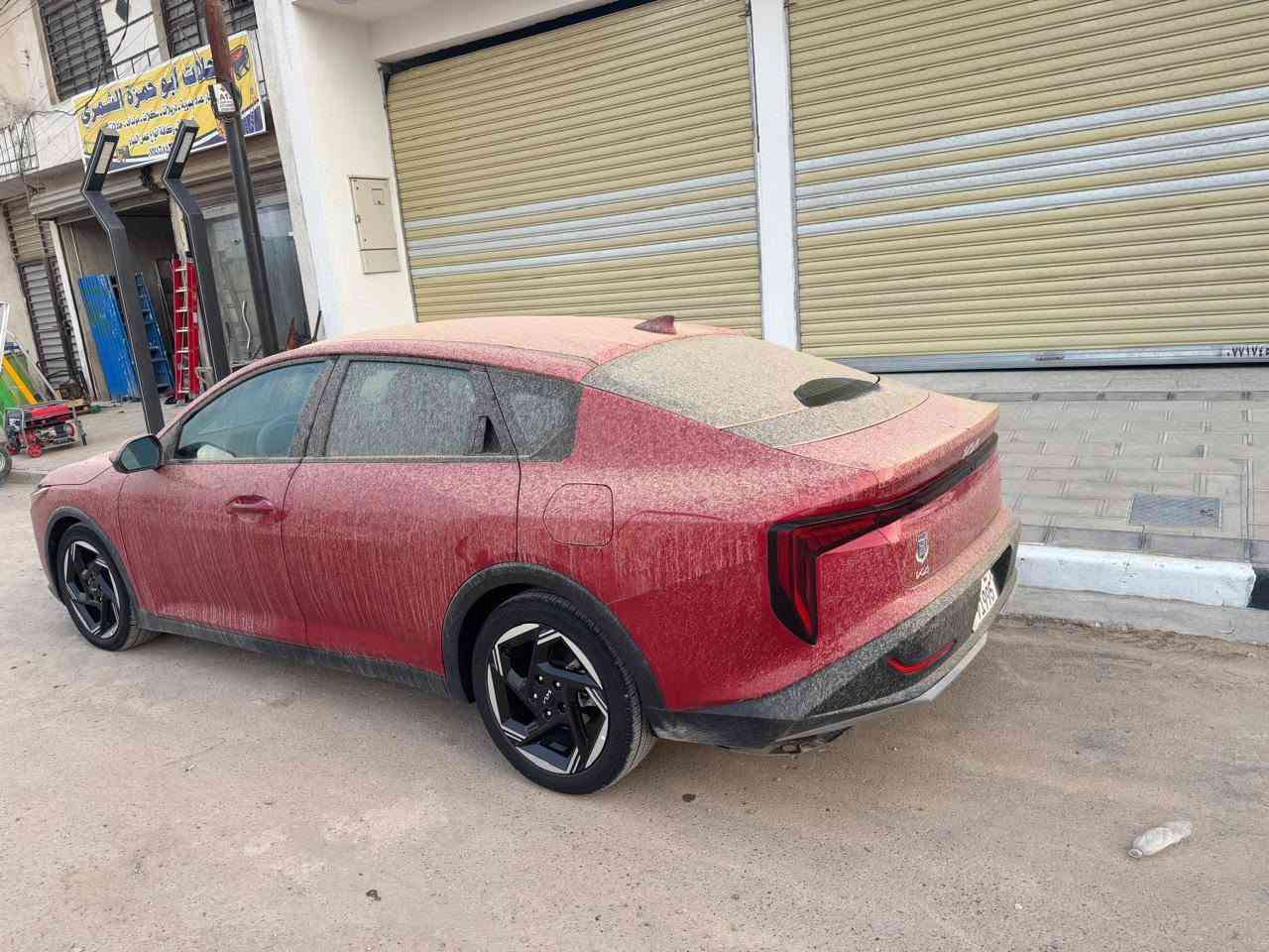 السلام عليكم 
كي فور موديل 25 وارد أمريكي 
حادثها جاملغ أيمن وقبق جنطه 
بدون ايرباك بدون شواصي بدون دواخل 
المسافة المقطوعه 8000 مايل
تبديله دهن وحده فقط 
مرقم بغداد باسمي مميز 💙 
مواصفات  معروفه
 بصمه ابواب
بصمه تشغيل 
تشغيل عن بعد 
اشاره ترحيب 
لد برتقالي نهاري 
شاشه متصله 
قياده ذاتيه 
مثبت سرعه 
مكينه 2000 تنفس طبيعي 
كير 8 نمر 

رادارات محيطيه 
وباقي المواصفات معروفه 
مكاني بغداد الرستميه خلف المرور 
*********** واتساب + اتصال
