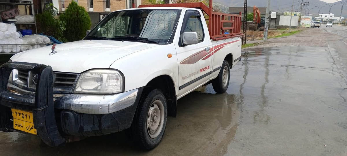 سەیارەکە مالی کەسابەتە 
بۆ فرۆشتن  ناو بۆدی تێگیراوە ئاسن 
بێ دەعم و لێ دراوی و بێ بۆیاخ
شوێن سەیدسادق 

*********** السليمانية, العراق
