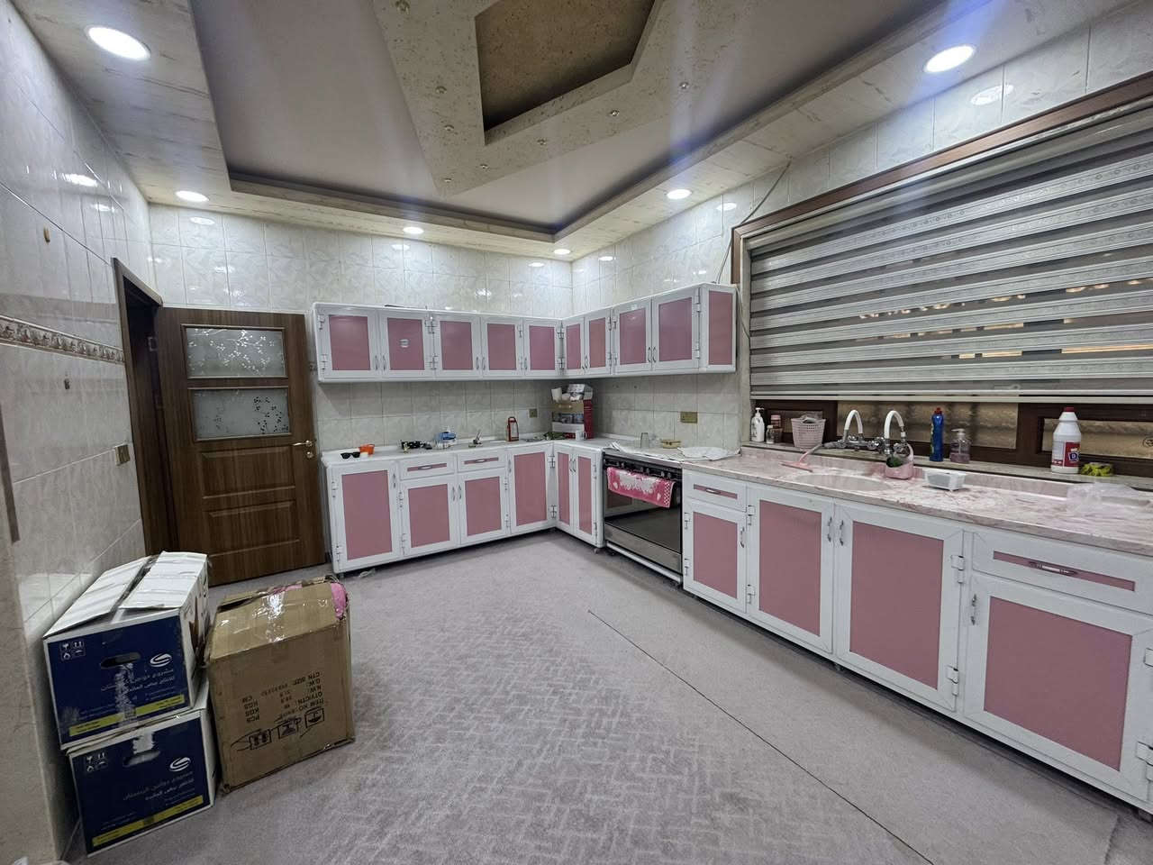 منزل مساحة 200متر للبيع في حي  #هفالان  ‏(مركز المدينة  اربيل) 
 خانوو بۆ فرۆشتن لەگەرەکی  #هەڤاڵان   
مساحة:- 200متر
  يتكون من :-
أستقبال 
 مطبخ 
هول
 صحيات 
4 غرف نوم
البيت #طابو يسجل بأسم اي شخص يحمل الجنسية العراقية 
‏📍موقع البيت:-هفالان  وجبة أولى قريب على الشارع  100متر￼ 
  —————————————
‏ للاستفسار 
كورك ***********📞
اسيا ***********📞
—————————————
📍موقع عقارات جميل:- اربيل هفالان خلف مطعم باب الحارة 
 https://maps.google.com/?q=36.194012,44.049461
—————————————
