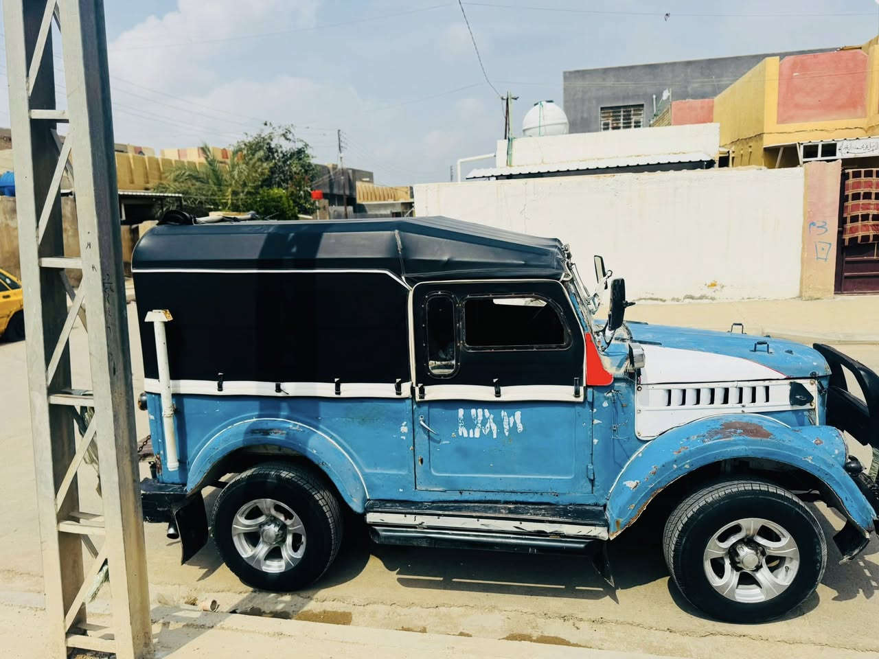 السلام عليكم زوبه بدون للبيع مكينه ونجي  تحويره دسكات اكسن 2005مكينه وكير وشاصي خير من الله لا تبخير ولا تنقيص  تخم تاير خط ابيض  مشدود بل العكس السياره بل الصويره الشراي يتصل ***********
