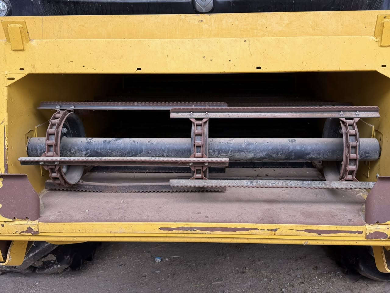 السلام عليكم، للبيع حاصده 5بلم فول مواصفات  اخت الزيرو تاير حرفش غربيل كهربائي 2024 ساعات العمل 350ساعه للأستفسار/***********
