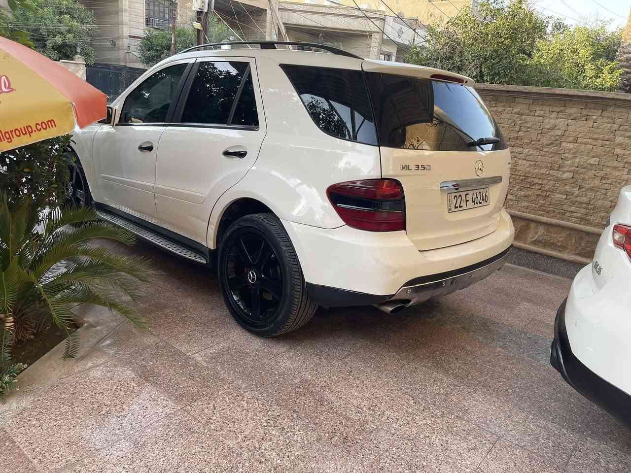 السلام عليكم اخوان
مامتواجد فيس فقط وتساب او اتصال 
مارسدس 350 ML
رقم اربيل الجديد هزه جديده
فول موصفات 
سلايت 
بصمه 
جلد
 تحكمات ستيرن
 ويل كب 
مري شفط 
اشاير بالمري 
شاشه كامره دواره 
تحكمات ستيرن 
قبق جنطه شفط برده صندوك
 لايت زنون عدسات 
كير مكينه بشرط 
تبريد شرط تنصي
بيها قطعتين صبغ فقط بدون دواخل 
مكاني بغداد العامريه122 سعرها وبيها مجال
بالخير ع ياخذه سياره جديده 
***********
