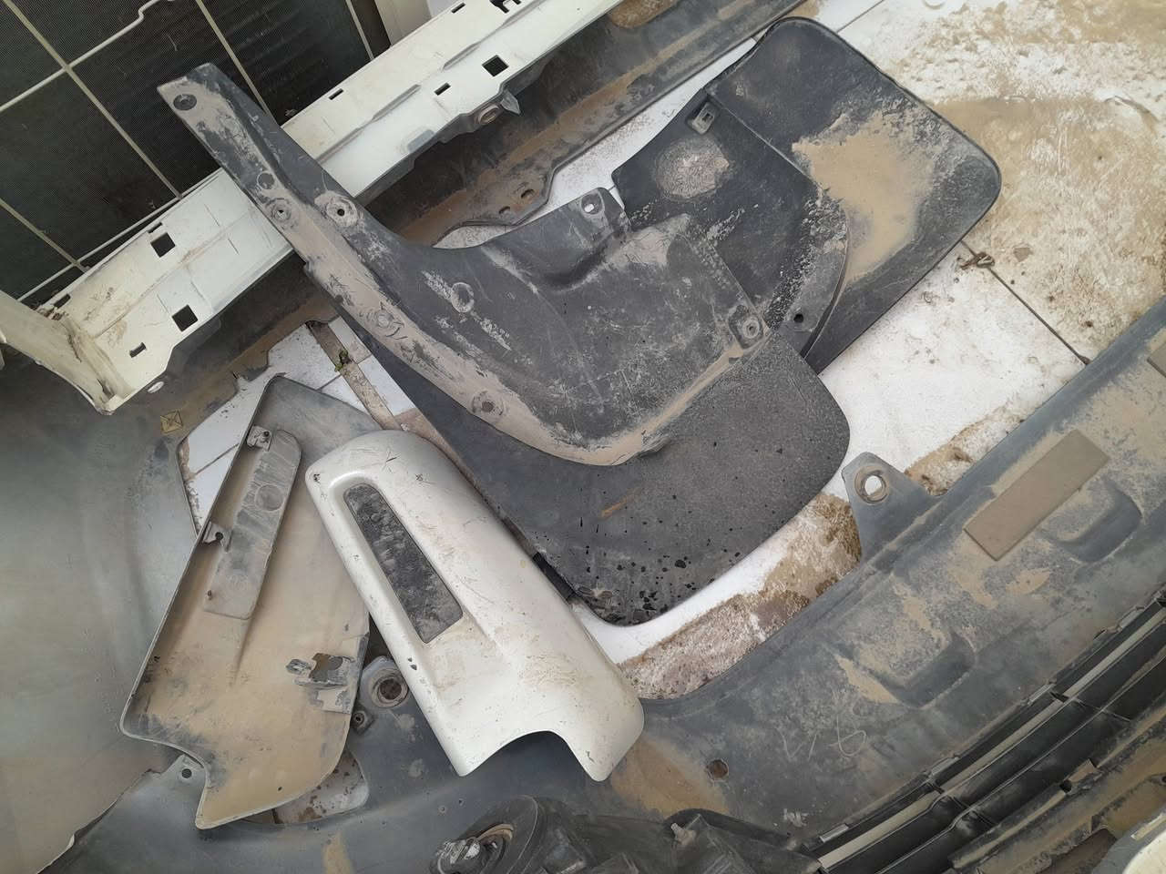 دعاميات اماميه وخلفيه مع شباك مع لايتات للبيع . قيم واخذ وما اختلف وياك للاتصال ***********
