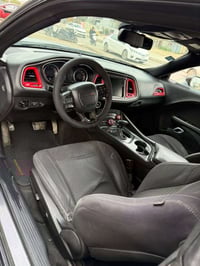 اخواني الاعزاء دوج جالنجر للبيع فقط موديل 2015 SXT V6 6 سلندر 3600  كي...