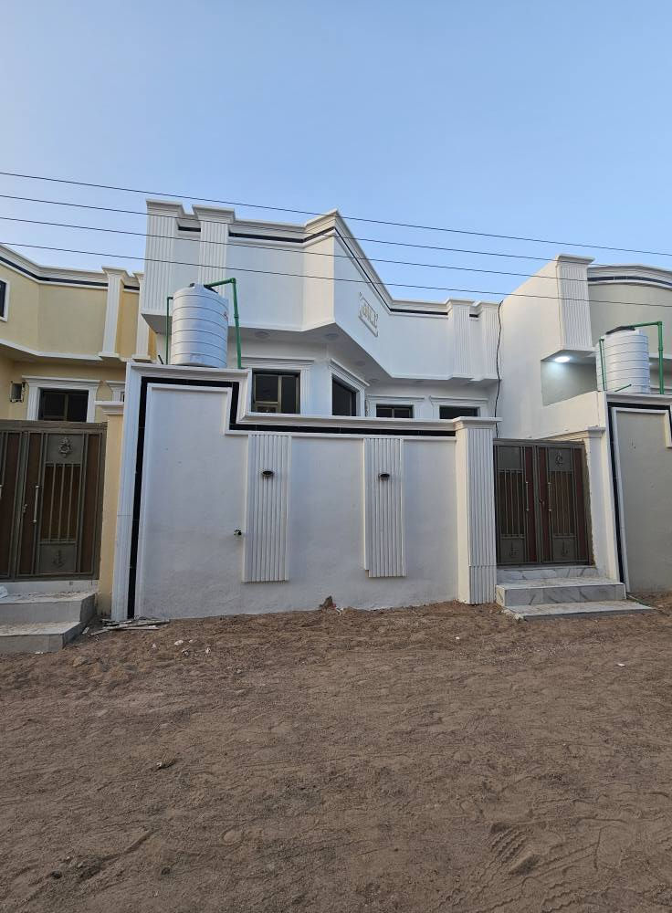🏡 6 بيوت للبيع – بناء حديث في أبي الخصيب 🏡
فرصة مميزة للسكن أو الاستثمار
📍 العنوان: البصرة – أبي الخصيب – كوت ثويني
🔹 عدد البيوت: 6
🔹 مساحة كل بيت: 150 متر
🔹 بناء حديث وتشطيب مرتب
🔹 كل بيت يحتوي على: • غرفتين نوم
• صالة
• مطبخ
• دوانية
• صحيات
• كراج
📄 الطابو: زراعي عراقي
💰 سعر البيت الواحد: 90 مليون
✅ يوجد مجال للتفاوض
📞 للاستفسار والاتصال:
*********** البصرة, العراق

