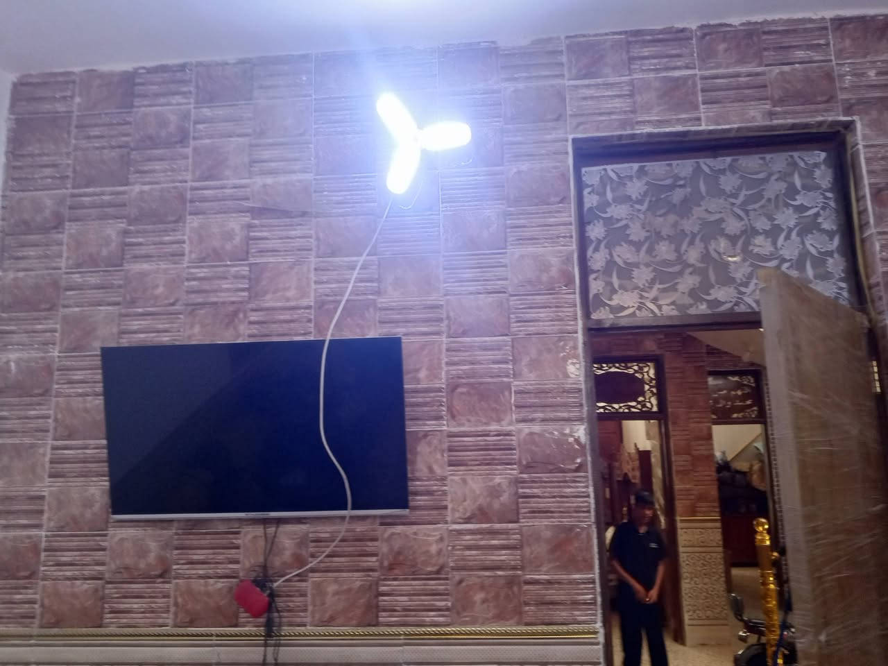 سلام عليكم دار للبيع مساحه ١٥٠م واجهه ٧ونص ونزل ٢٠ السعر مناسب الاستفسار على هذا رقم *********** قرب شارع ٨٠خلف محاطة بانزين خانه اضواء الحله ثاني بيت عن شارع بيت درجة اولى
