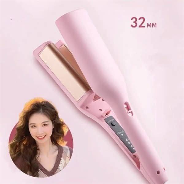 *✨ احصلي على تموجات الأحلام بكل سهولة! ✨*
*مع جهاز تمويج الشعر العصري بتصميمه الأنيق باللون الوردي، اصنعي تسريحات متموجة ساحرة في دقائق!*
*مزود بألواح سيراميكية عريضة وحرارة موزعة بالتساوي، ليمنحك تموجات مثالية وثابتة تدوم طوال اليوم – دون تلف أو تقصف.*

*💖 مزاياه الفريدة:-*
*✔️ تسخين سريع خلال ثوانٍ*
*✔️ تصميم مضاد للتشابك وسهل الاستخدام*
*✔️ مثالي لجميع أنواع الشعر*
*✔️ يحافظ على رطوبة الشعر ويمنع الهيشان*
*✔️ تصميم عصري بلمسة قلب أنثوية جذابة*

*ودّعي صالونات التجميل!*
*💁‍♀️ اصنعي تسريحتك بنفسك وكوني دائماً متألقة بإطلالة واثقة وجذابة*
 🔥


**إذا كنت صاحب هذا الإعلان وتريد حذفه لأي سبب، رجاءا أرسل رسالة إلى الدعم الفني**
