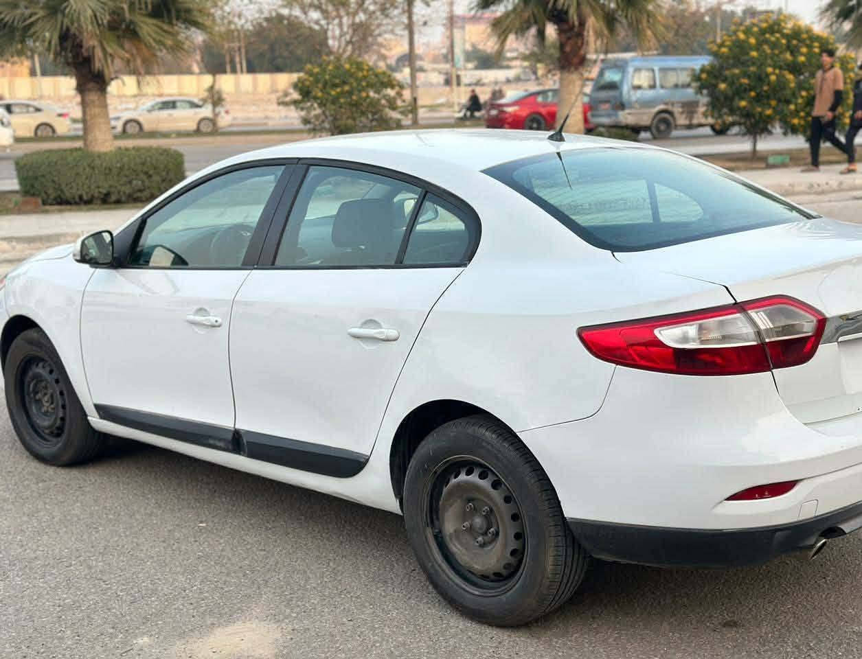 السلام عليكم
رينو فلورانس موديل ١٦ كير ومكينه نيسان
رقم بغداد انكليزي باسمي جديد مكاني كربلاء
بيه طخات ومصبوغه عدا التكم والقماره تبريد نقص غاز كهربائيات شغاله شاشة اعطال سنتر لوك جام مع القفل يصعد كروز سرعه وبيه مواصفات هواي بيه نواقص بسيطه
سعره ٦٠
***********
