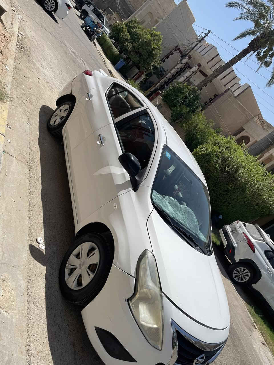 السلام عليكم 
عدي سني هندي 2019 للبيع السياره ماشيه 162 الف كيلو متر وبيه حادث مبدل بنيد وجاملغ وبيبان 2 مال تفصيخ عكس السائق وبيه ضربه عله كد شبر يحتاجله بارد يم قبق البانزين والسياره بدون دواخل وبدون ايرباك ماطاك السياره بيه تخم تايرات جديد وحداديه جديده محرك وكير مكفول وتبريد ثلج شغال والسياره خير من الله واعتماديه فول السياره بأسمي سعر المطلوب 85 ورقه وبيه مجال للشراي عنواني بغداد السيديه وهذا رقمي ***********
