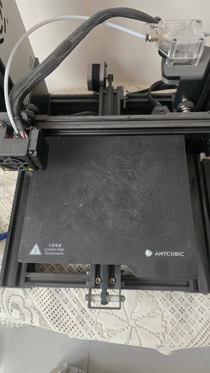 السلام عليكم للبيع طابعة 3d anycubic mega zero2
اخذتهة العام وما استخدمتهة كلش قليل رايدهة ب١٢٥ الف مع نصف كيلو فلمنت 
مكاني بالبصرة وهذا رقمي ***********
