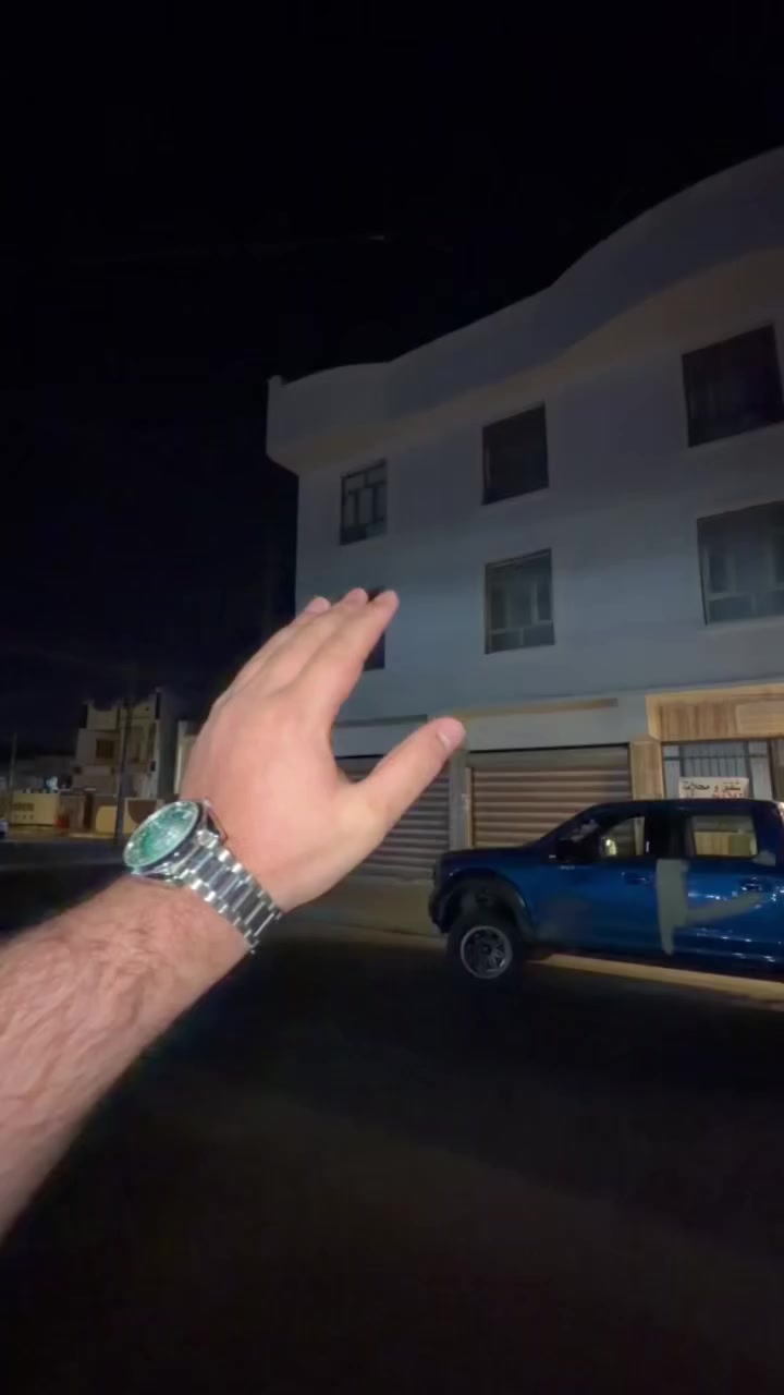 السلام عليكم عمـاره مكونـه من شقق سكنيـه نضيفه ومرتـبه مثلكم 
العنوان :الرمادي حي الدواجن قرب مطعم سيوفي
السعـر : ٢٥٠
للتواصل :***********
