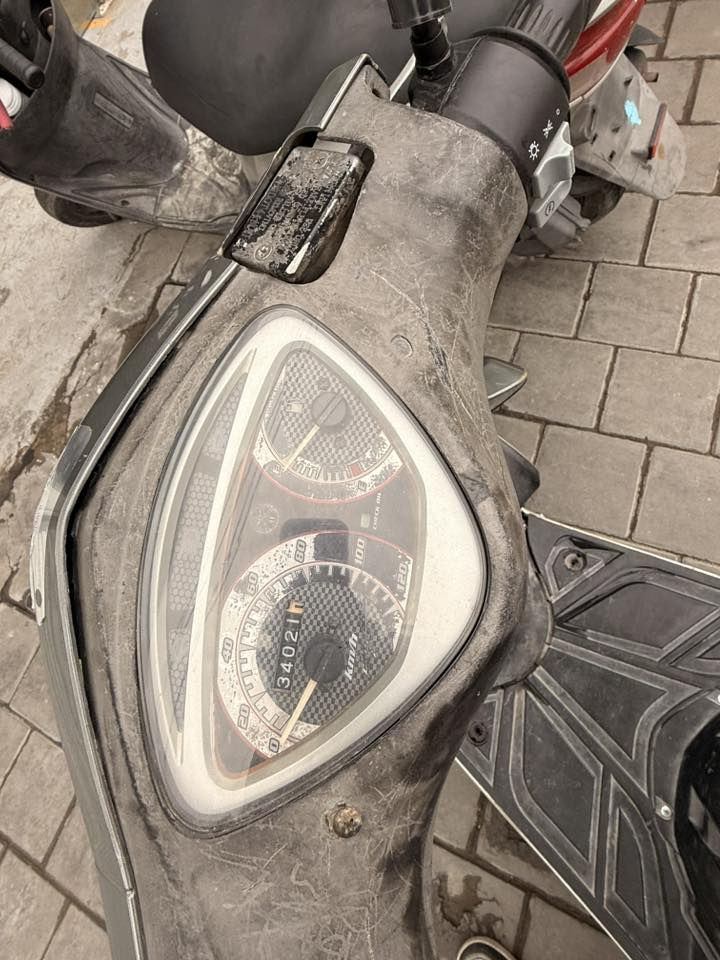 سلام عليكم للبيع او مراوس حسب قناعه ماكس مضلع مرقم بغداد دولي موديل 2006 دراجه كلها بلاديه مكينه ناعمه كل نقص مابيها كفراتها كلها ختم واحد حتى سوادات زوج تاير جديد فيتنامي باتري جديد كلجات رياضي الامامي ماشيه 34 الف 

مكاني بغداد كاظميه ساحة عدن 

السعر 1950 

***********

***********
