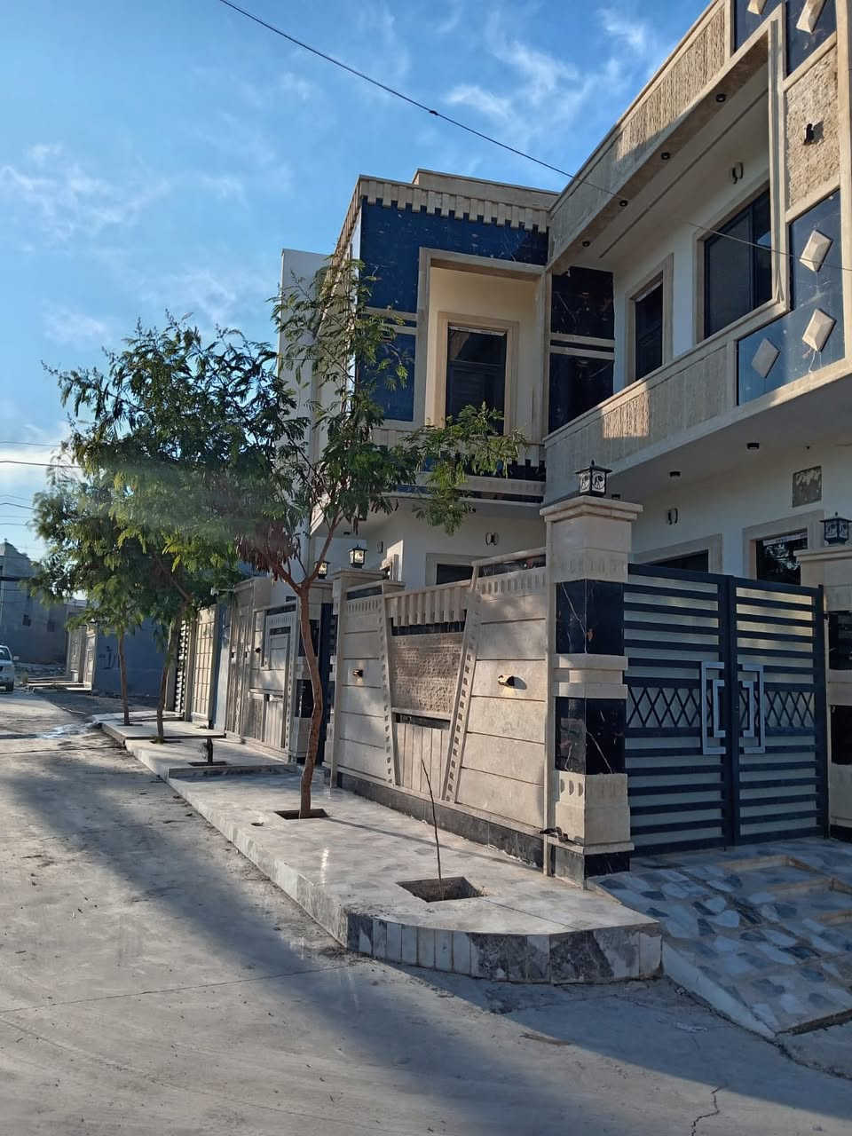 السلام عليكم
عرض اليوم من مشيرفه الاولى قرب جامع العلي 
بيت للبيع ركن 
مساحة ✏️ 📐 البيت 
100 م ركن 
بناء حديث فوول كامل من كل شي 
مواصفات البيت حلو 
طابقين 2️⃣
الطابق الاول 1️⃣
غرفتين نوم /هول /استقبال / كراج /مطبخ / صحيات 
طابق الثاني 2️⃣
ثلاث غرف نوم وصحيات وهول 
للاستفسار مراسلة الصفحة او الاتصال عل ارقام التاليه 
☎️☎️☎️☎️☎️☎️☎️☎️☎️
📱📞***********
📱📞***********
نستقبل عروضكم العقاريه عبره مراسلة الصفحه او الواتساب 
عنوان المكتب📍موصل سايدين حي البعث 

دليل عقاري _ عقارات الموصل 
#عقارات_الموصل_للبيع
#السنبلة_للعقارات
#عقارات_الموصل_للإيجار
#17تموز_الموصل
#بيع_وإيجار
#عقارات_الموصل
#بيت_للبيع
#مشيرفة
