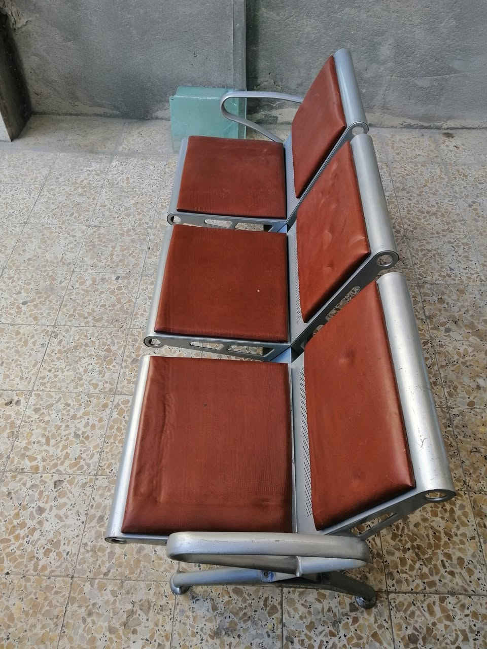 كراسي ٣ مقاعد حديد انضاف ومابيهم اي شي فقط بعض الخدوش والباقي موضح في الصور ٦٥ الف وبيهن مجال حق الجيه


**إذا كنت صاحب هذا الإعلان وتريد حذفه لأي سبب، رجاءا أرسل رسالة إلى الدعم الفني**