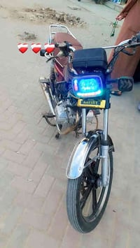 دراجه مديل 24 سلف هندر بصمه كهربائيات كلها شغاله كير محرك خير من الله ...