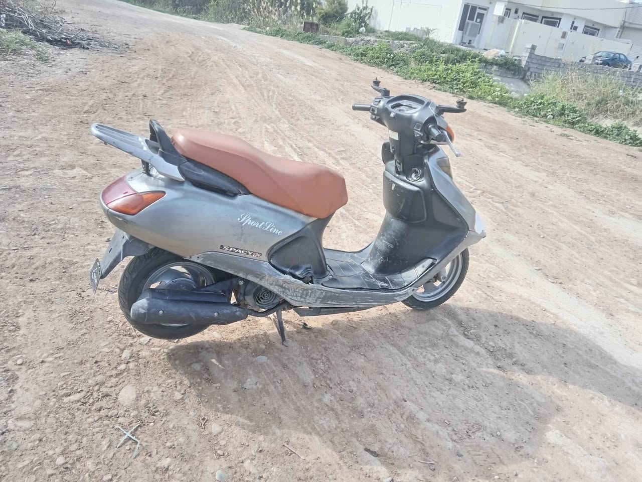 السلام عليكم
دراجه سبيسي ياباني سرعه ١٠٠ محرك نضيف شغاله سلف هندر بيه دبلات امامي تعبانه كفراته حلوه محرك ناعم ونشطه مكاني ديالى المقداديه سعرهه (175) وبيه مجال شراي يتصل (***********)
