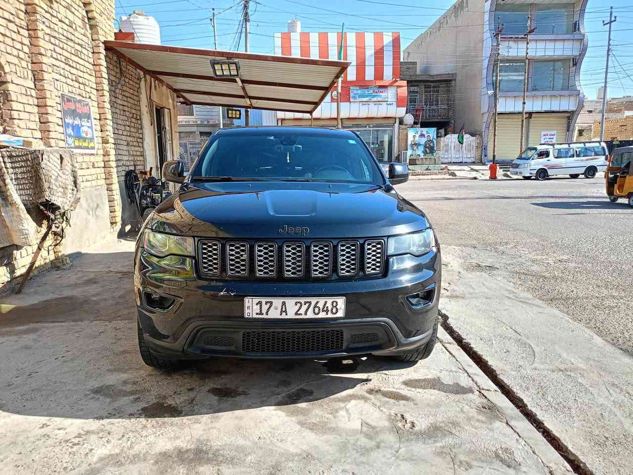 جيب لاريدو  موديل 18 لبيع 
ماكان السياره ميسان  
***********
