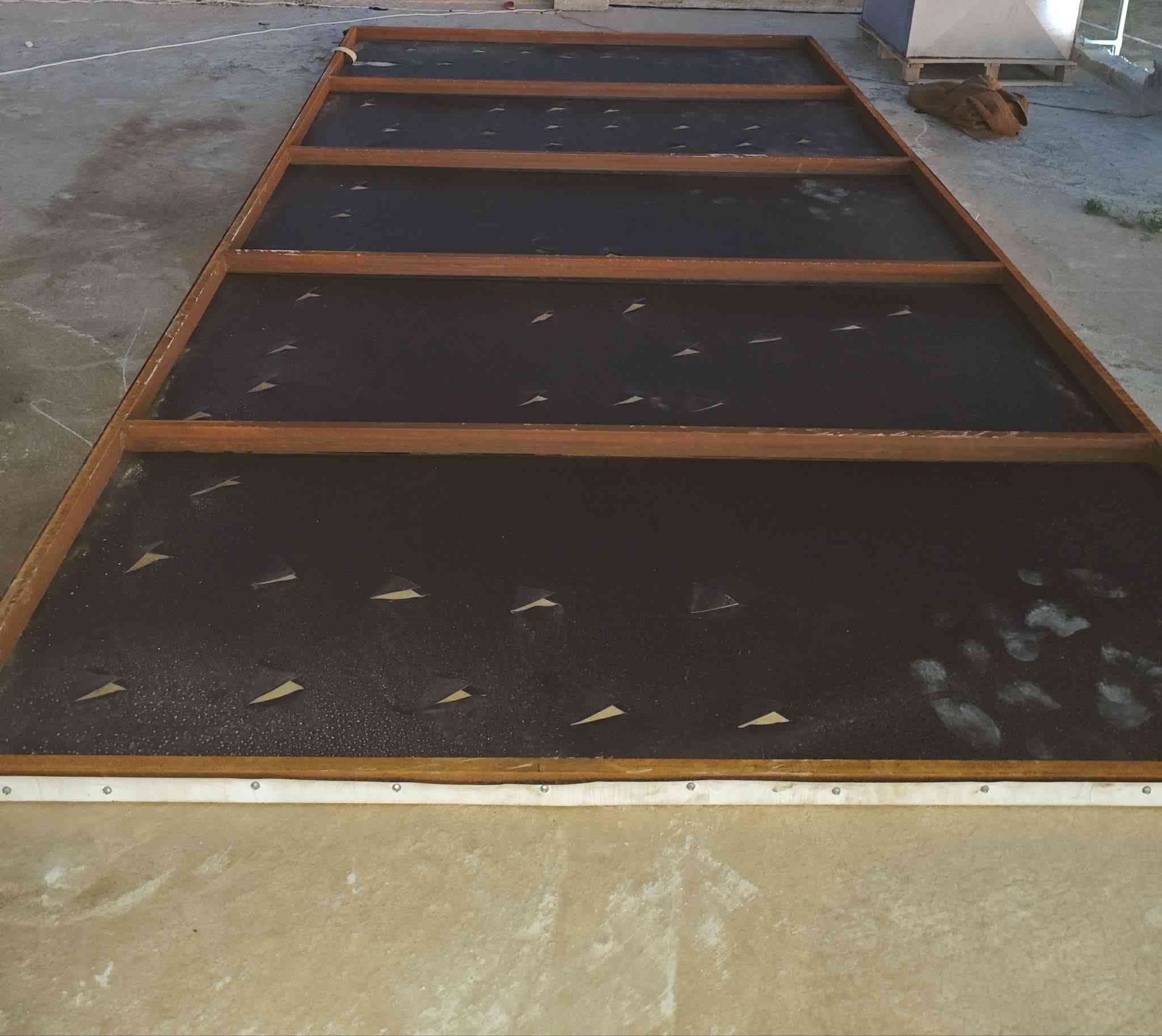 اللبيع زوايا ثخان الطول 6 م / و العرض 3 م/ السعر الصوره 75 الف
العنوان الصكره
***********
