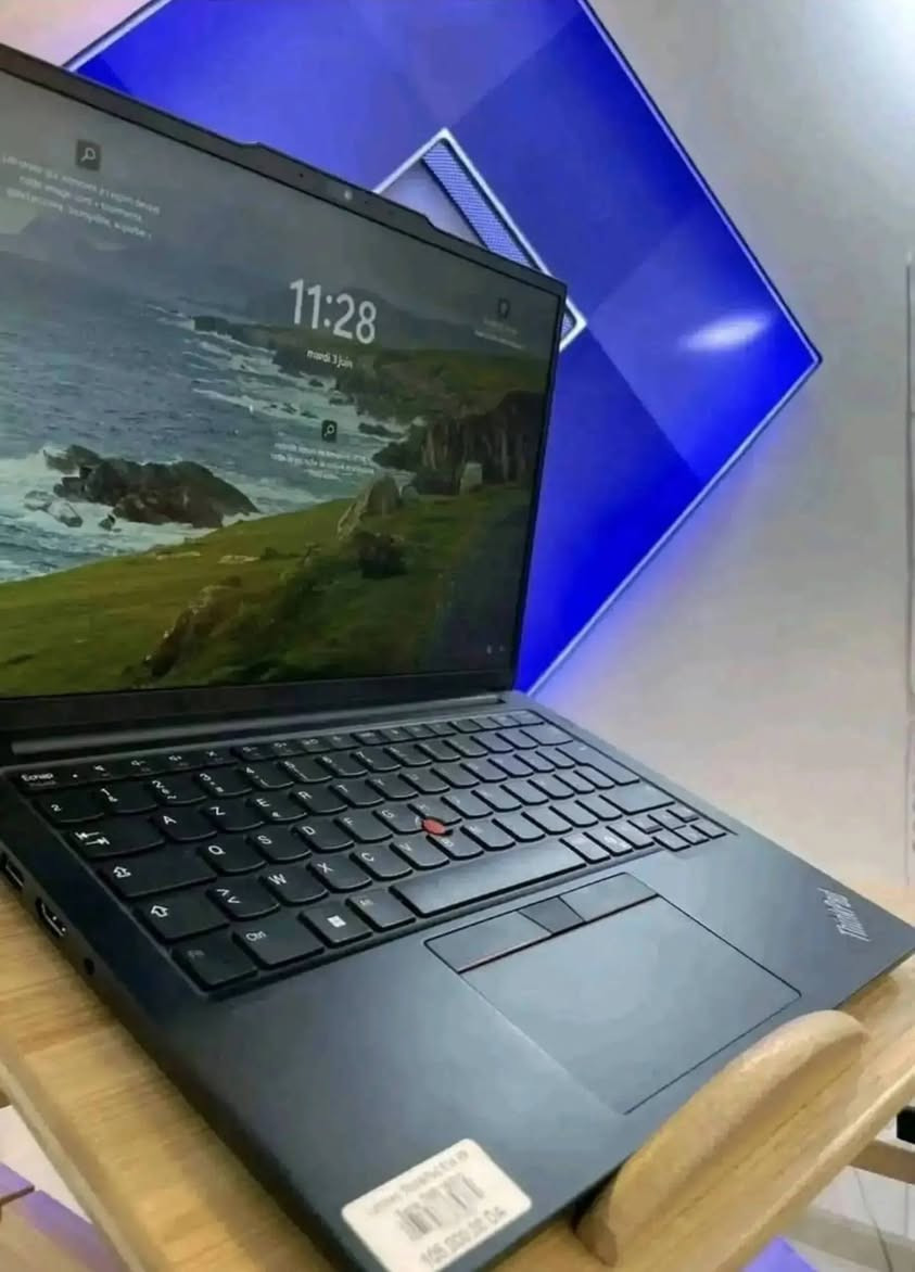 لابتوب Lenovo   الجيل العاشر سوبر سلم  للبيع
المعالج core i5 الجيل العاشر
رام 8 كيكا DDR4
هارد 256 كيكا SSD
كرت الشاشه Intel Uhd 630 حجم 5 كيكا
الشاشه حجم 14 انج ضد التوهج دقة fhd 1920x1080 
باتري ليثيوم 6 خلايا  شحن سريع 65 واط والباطرية ممتازة 
كامره دقة hd تحتوي قفل فتح وغلق الكامرة  
 منفذ  رام  وhdmi وباقي المنافذ   الحاسبه كلش نضيفه وحلوه
السعر 375 الف


**إذا كنت صاحب هذا الإعلان وتريد حذفه لأي سبب، رجاءا أرسل رسالة إلى الدعم الفني**