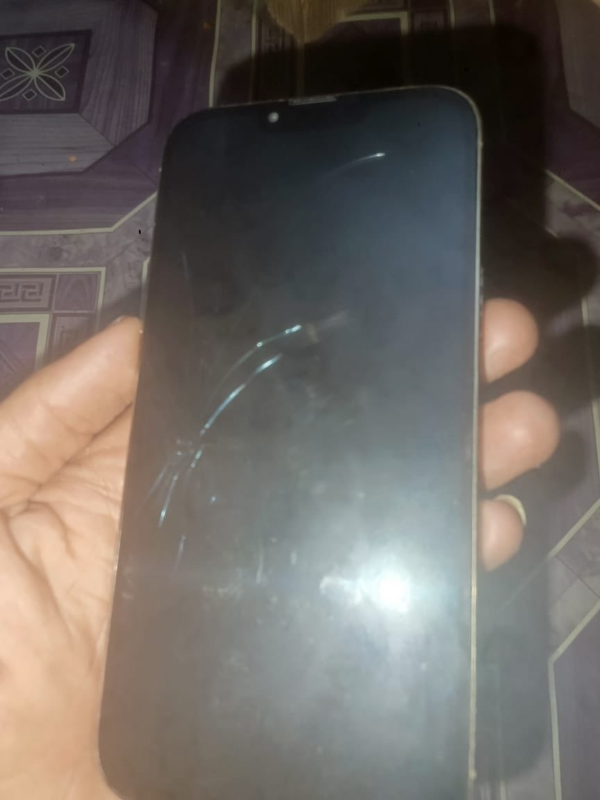 سلام عليكم 13 برو ماكس ذاكره 256 بطاريه75 بلادي مبدل فقط شاشه احسن نوعيه مستعجل ع بيعته رايده ب 300 واتساب***********

