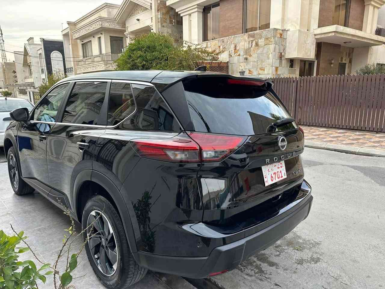 السلام عليكم اخوان للبيع نيسان روج موديل 2024 ماشية 38 الف كيلو
 مواصفات SV سياره كلين بدون 
صبغ بدون دواخل 
 بدون تعديل   سياره خير من الله بدون اي نواقص كولشي بيها شرط فحص رقم الشاصي  موجود داخل منشور مكاني بغداد
زيونة .
سعر 170
السياة رقم أربيل سنوية بأسمي
خابر وتدلل
***********
