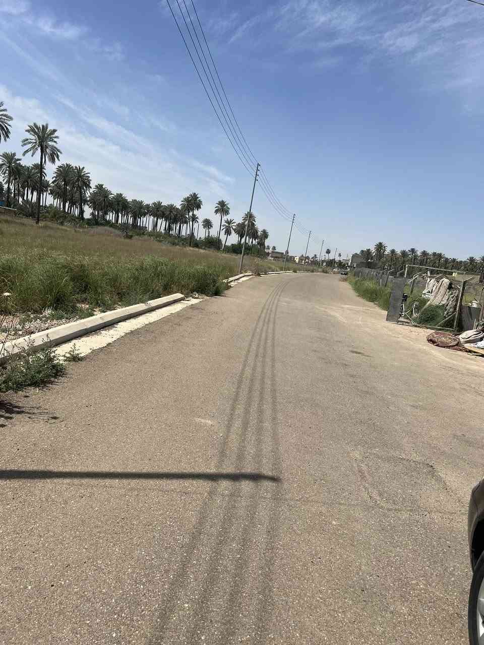 السلام عليكم لبيع كاع المساحه الكليه 600 متر واجهه 18 والنزال 33 في الفحامه منطقه الجلاطه تبعد عن جزيره بغداد السياحيه 10 دقائق الستفسار مع صاحب الارض هذا الرقم ***********
