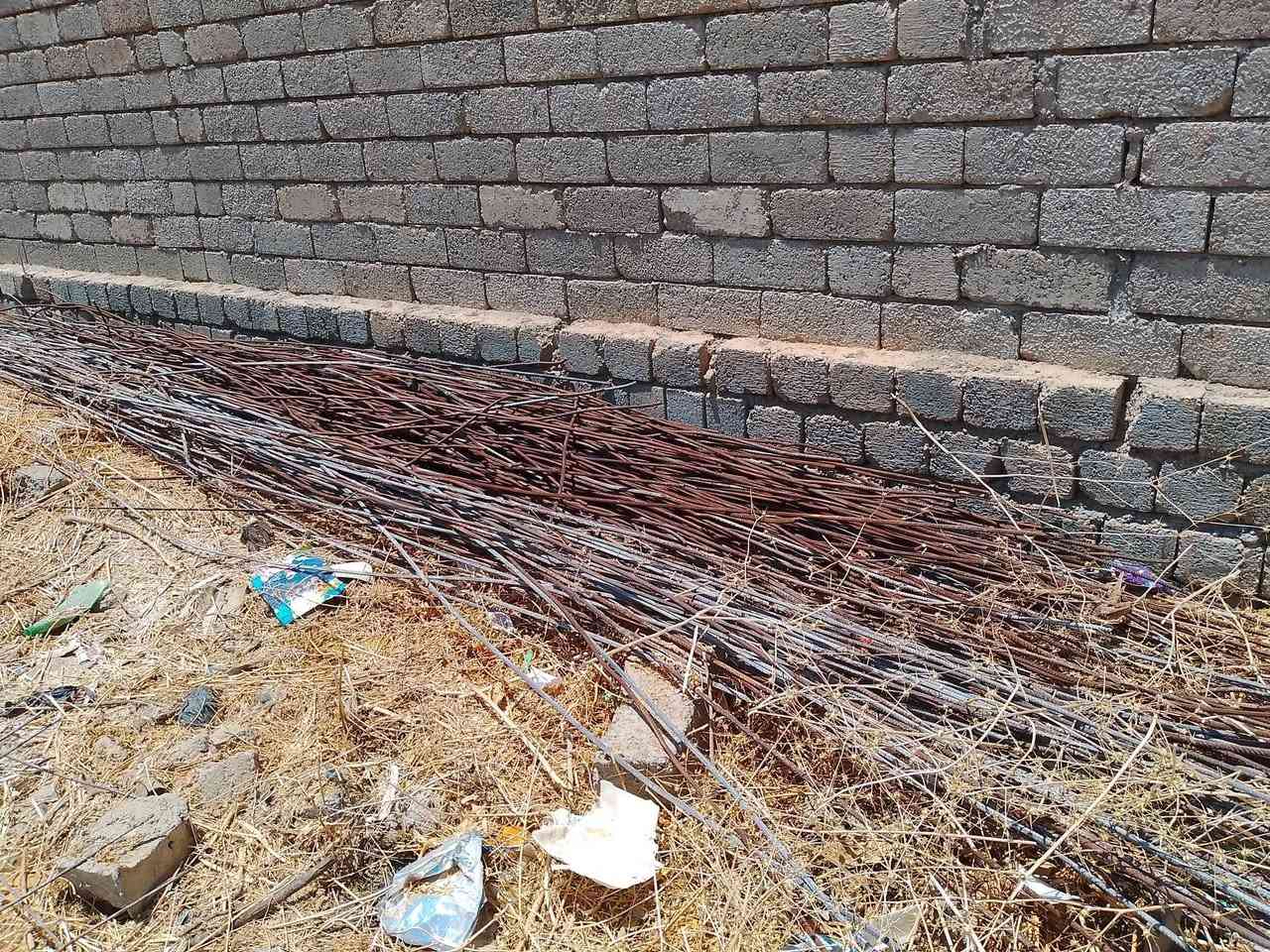 اخوان السلام عليكم حديد أوكراني للبيع نضيف  طول 12 وبي 8وبي 6 يعني مشكل أيضا معا هيسكو 5قطع  اتصل وتدلل رقم ***********
