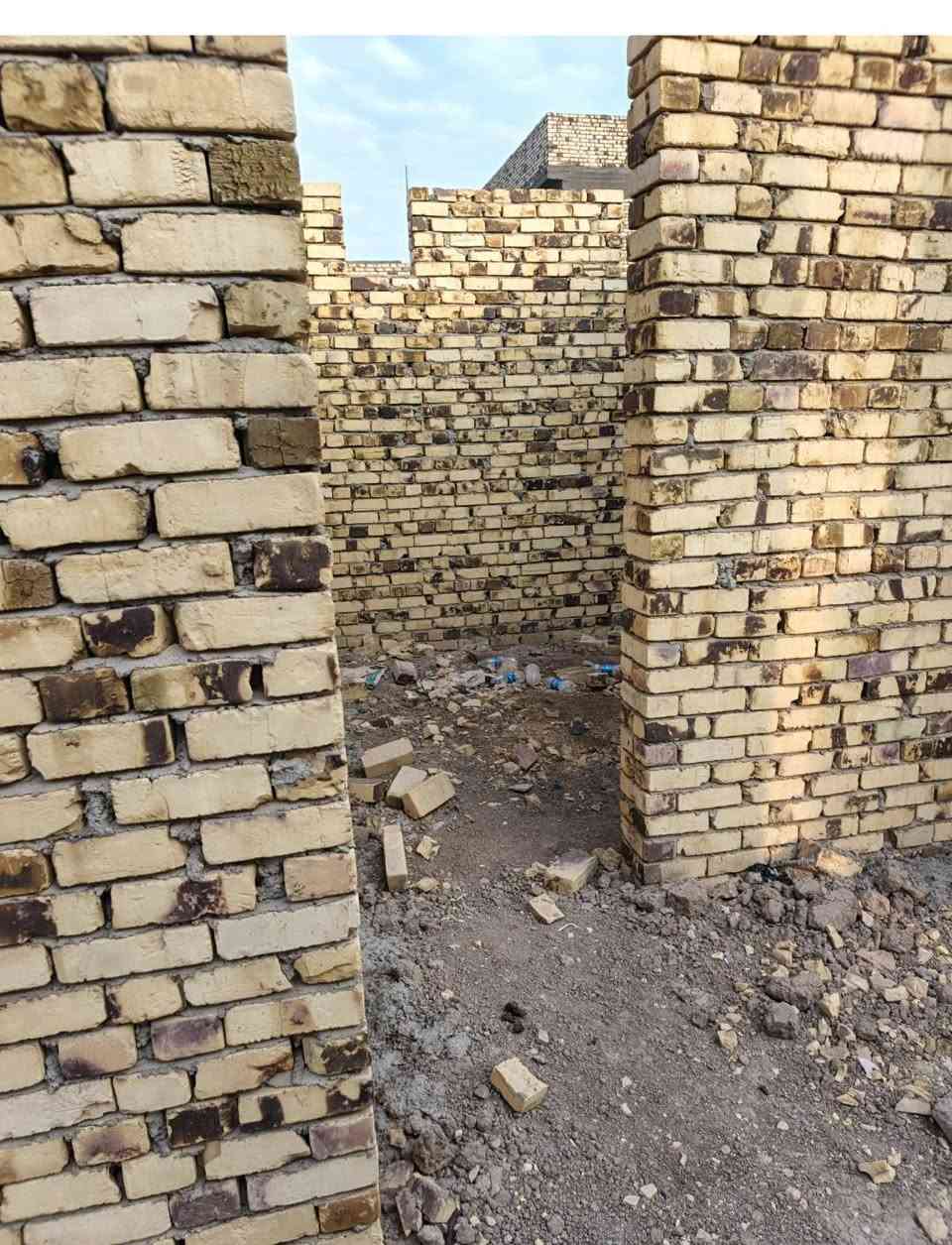 هيكل للبيع/مساحه البناء ٢٣٠متر المساحه الكليه ٧٠٠واجهه ١٥نزال نزال ٤٥متركافه      الخدمات متوفره وجهه عل شارع عرض الشارع ١٠متر  ناحيه الابراهيميه/الدبله للاستفسار الاتصال على الرقم ***********
