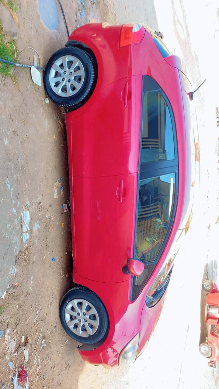 السلام عليكم
كيا ريو موديل 2013 وارد امريكي 
مكينة 1600 GDi 
كير أوتوماتيك +عادي 6 نمر 

كير مكينة مكفولات 
تخم تاير جديد 
رقم بابل دولي بسمي 
عنوان بغداد. 
*********** 
السعر 66
