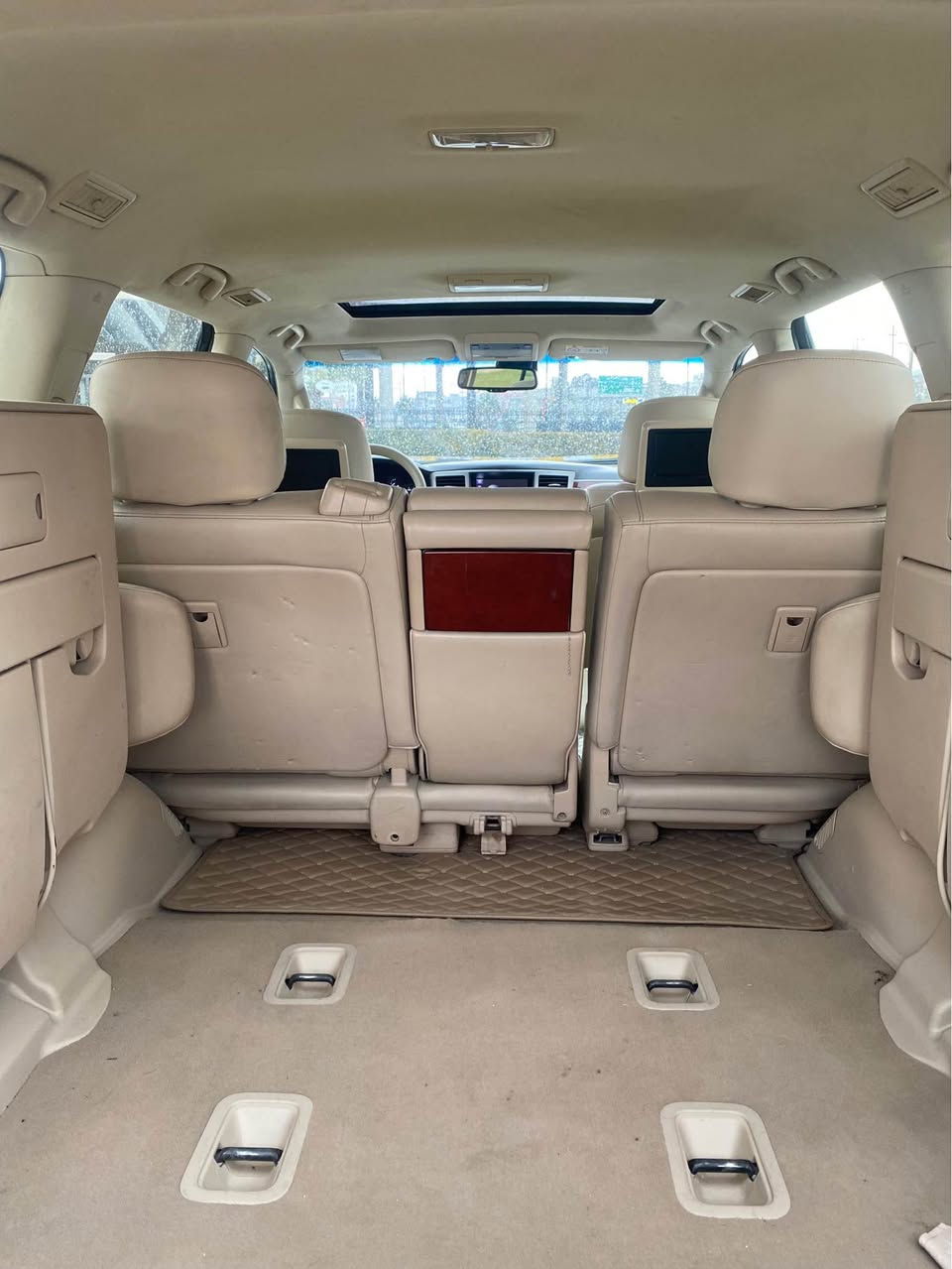 سعر 💣

لكزز ٢٠١٣ 
سياره بمعنا كلمه جديد جديد 
 دعاميه ل دعاميه شرط 
بدون ضبخ بدون حادث 
ماشيه ٢٦٠ الف  
كير محرك كهرباي شرط 
رقم سنوي جديد بسمي 
مكان دهوك. 
*********** 
سعر ٣٧٩$ مجال قليل دهوك, العراق
