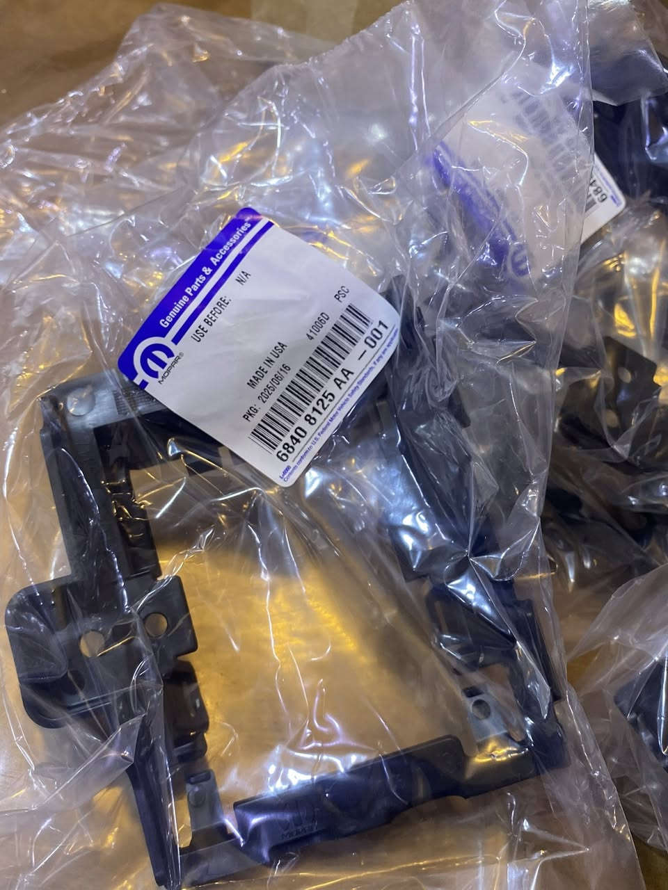 قاعدة رادار جيب كراند شيروكي خمسة راكب 
للبيع جملة ومفرد اصلي موبر 
***********
