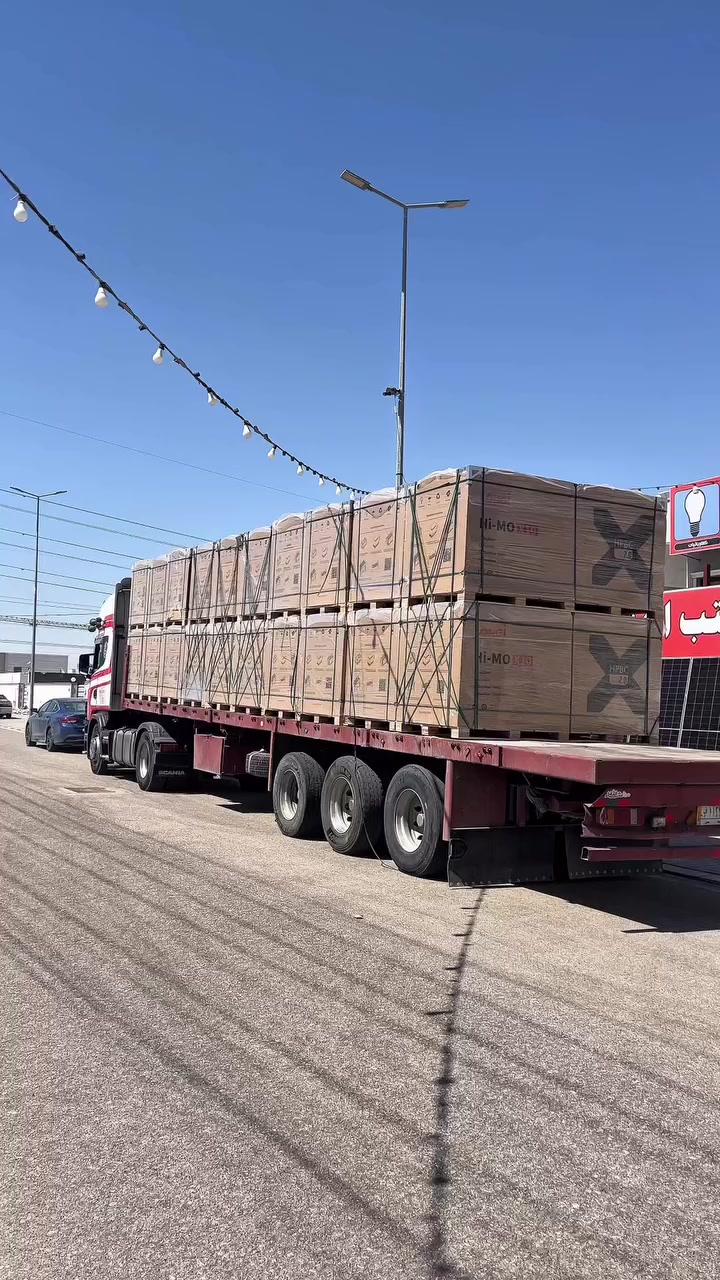 نعلن عن وصول شحنة جديدة من ألواح الطاقة الشمسية LONGi Hi-MO X10 إلى مكتب الإبداع التقني، ضمن سعينا المستمر لتوفير أحدث التقنيات في مجال الطاقة المتجددة.

🔋 تتميز هذه الألواح بـ:
✔️ كفاءة عالية في تحويل الطاقة
✔️ أداء ممتاز في مختلف الظروف الجوية
✔️ جودة تصنيع عالمية من شركة LONGi Solar

📦 تفاصيل الشحنة:
⚡ القدرة: 650 واط
📍 الموقع: النجف الأشرف – شارع المجمعات، مجمع الكرار، مقابل مجمع بيتي السكني

💼 متوفر حجز جملة ومفرد لتلبية جميع الاحتياجات.

📞 للاستفسار والحجز:
📱 م. سجاد البعاج: ***********
📱 محمد البعاج: ***********

⸻

🔥 الطاقة النظيفة تبدأ من هنا… مع الإبداع التقني
