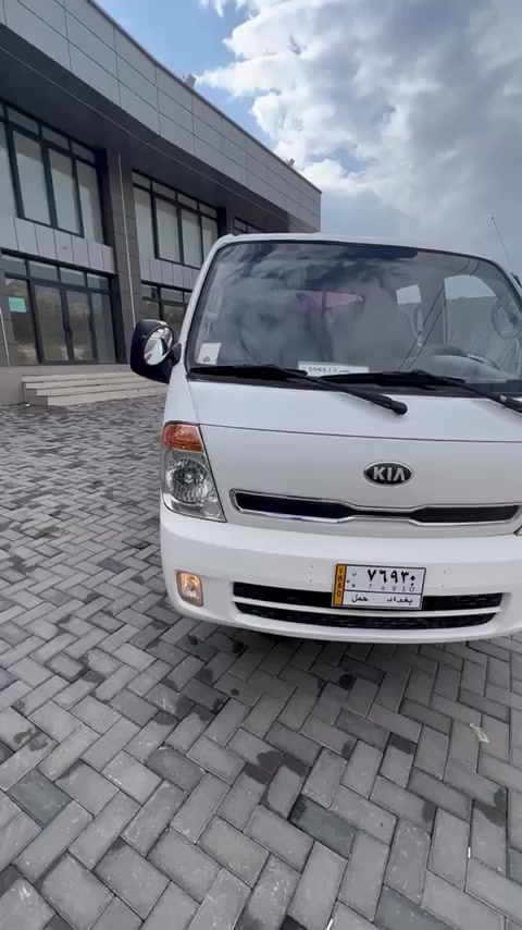 دووتەنی  بڕاوە  2011 سفر  سفر  بی دەعم بی لیدراو مکینە ڕەشی  3000سۆپەر گیڕ عادی      سەیارەکە ززۆر تازەو جوانە  قەترە ڕزاوی نیە    ژیروو بانی سفرە   گیڕوو مکینە  بەشەرت سەد فیتەر  شوین سید سادق  ***********    ***********
