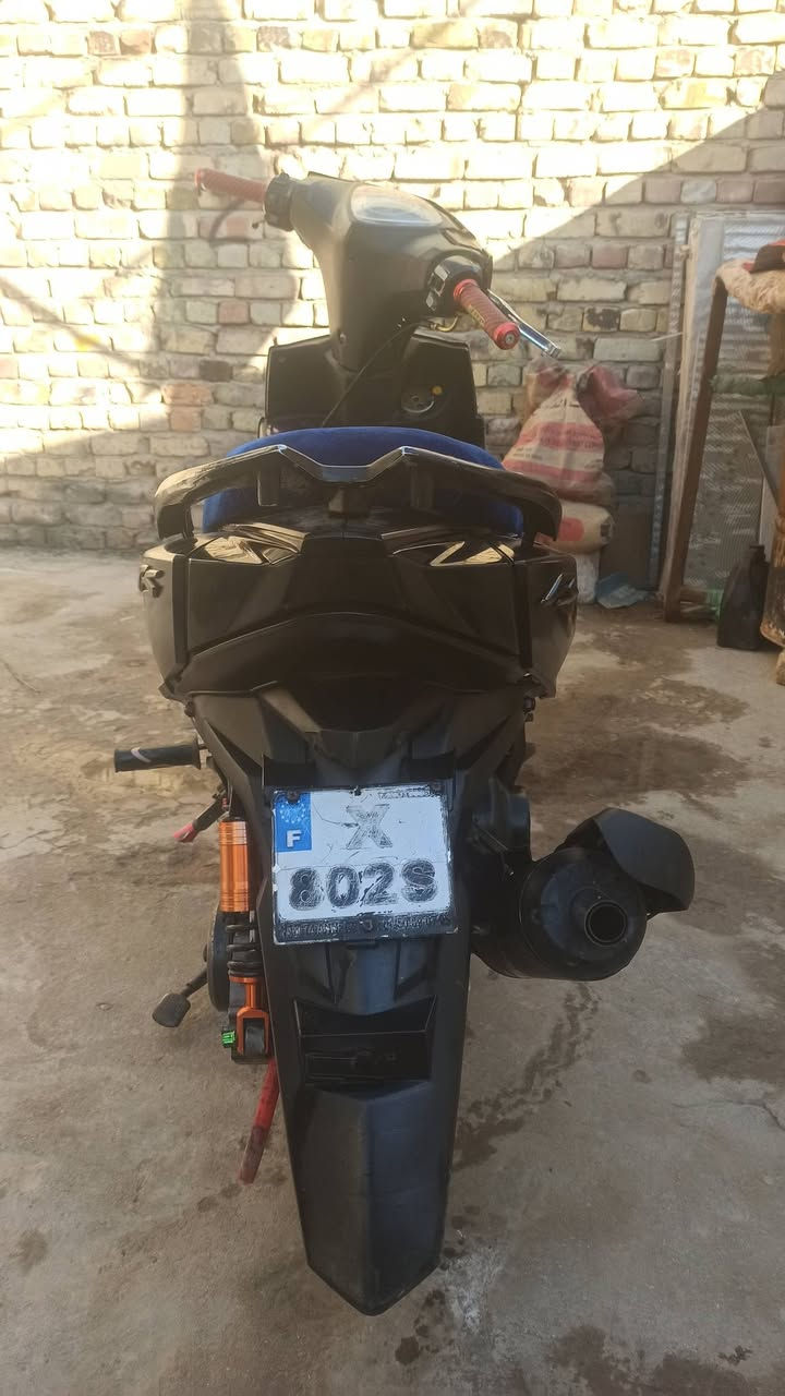 شلونكم FS ياباني 
مكينه مال ماكس عدله 
الدراجه كلشي ماعوزه اركع هندر وطلع وين مايعجبك 
المكينه مفتوحه 
مكاني الشافعيه  
الدراجه احلا من بصوره

السعر 250  وبيه مجال  متوازي على بيعته 
***********
