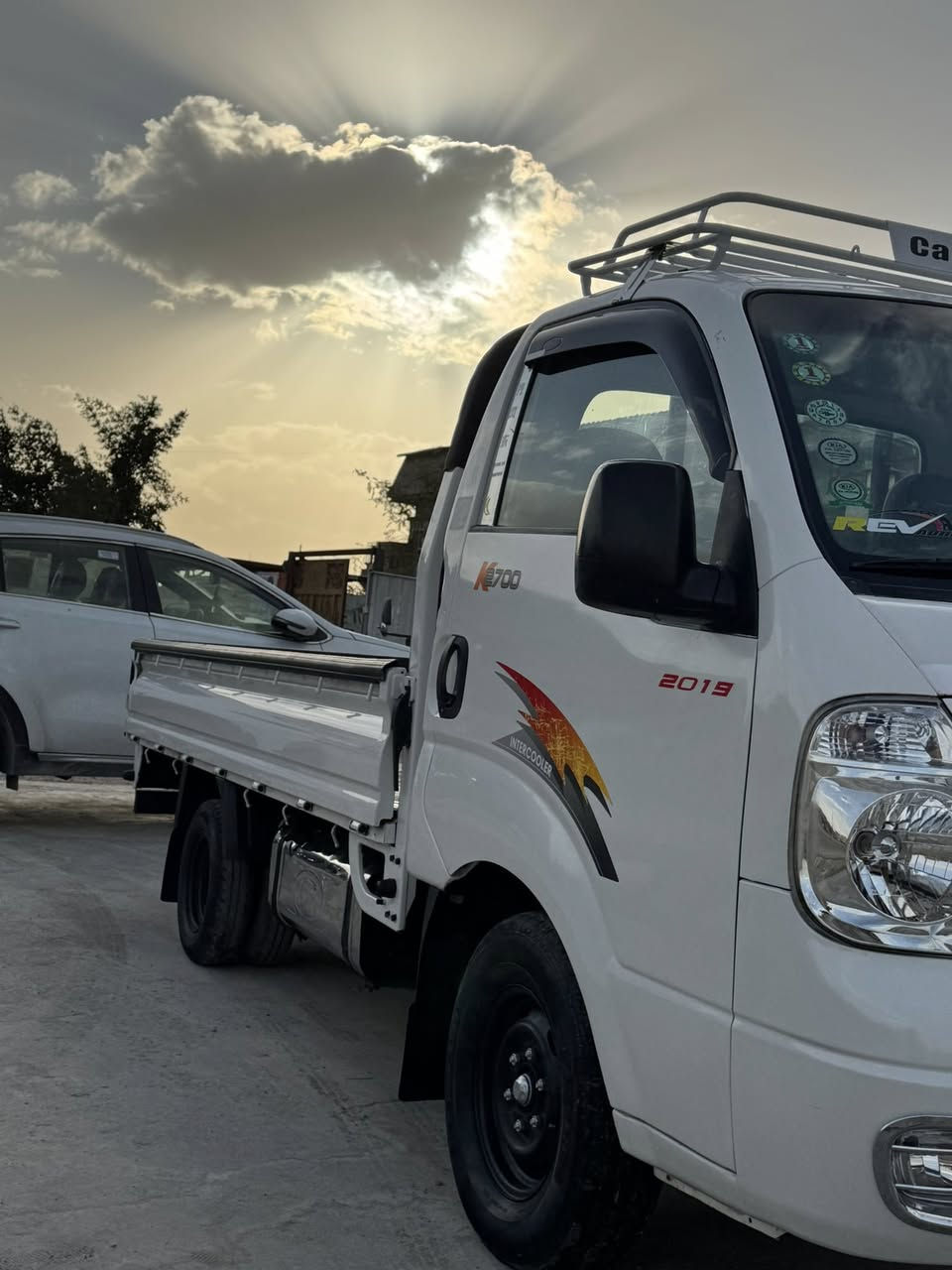 كيا  بنكو  تك  قماره  8 جنكال  مديل 2006  رقم  واسط  إنكليزي  مشروع  وطنيّ  بسمي  سنويه  2027  تحويل  ثاني يوم  مكفوله  منّ  الضربه  فقط  مكانات قليله  صبغ  كير  محرك  اكسن  شاصي  رقم  شاصي  كفاله  تبريد  ثلج  تخم  تاير جديد  حداده  جديد  كهربائيات  كلهة شغاله 
السعر 92.             العنوان بغداد 
الهاتف ***********
