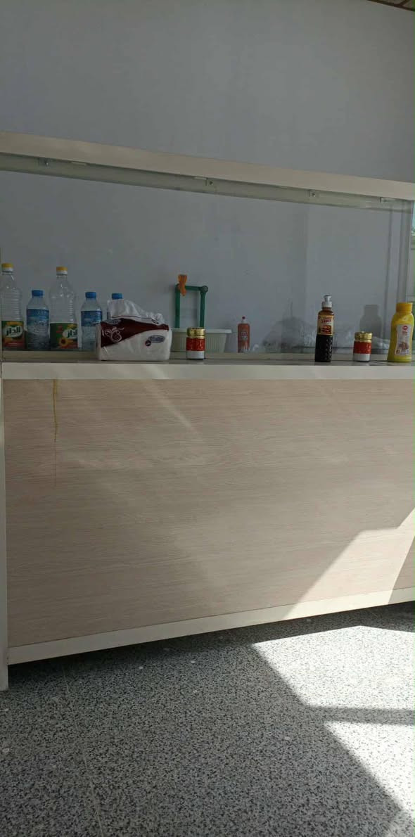 مطعم للبيع او ايجار للإستفسار الإتصال على الرقم *********** الموقع مقابل مدرسة ديرياسين
