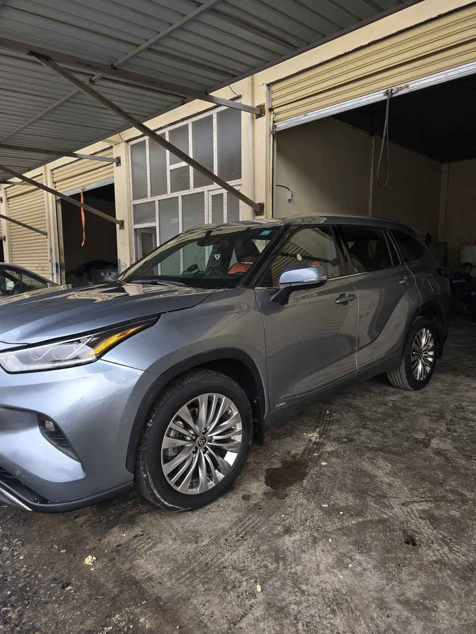 ⁨ 🔷تويوتا هايلندر 2024  بلاتينيوم فئة + للرحلات
والسفر، 

🔷متوفرة الآن مع مواصفات

🔷المواصفات بلاتينيوم الأهم :

 

🔷امريكي داخل مشمشي

🔹 محرك 2500 (Hybridهجين)

🔹 الكراسي الامامية كهربائية+تبريد وتدفئة 

🔹 فتحة السقف (بانوراما)

🔹 مقاعد جلد فاخرة

🔹 رادار أمامي + نظام تحديد المسار

🔹 مثبت سرعة + 3 وضعيات قيادة

🔹 تحكم كامل من الستيرن

🔹 صندوق خلفي كهربائي

🔹 تبريد 3 قطع

🔹 مرايا جانبية كهربائية بميزة الشفط والتدفئة

🔹 بردة على الأبواب الخلفية

🔹 هاند بريك كهربائي

🔹 أضواء أمامية وكشافات LED

🔷6كامرات محيطيةمع داش كام بلادي 

🔷بعد هواي مواصفات 

🔷ضرر بسيط جاملغ ايسر وتبديل صندوق بلادي بدون ايربكات 

العنوان: ديالى

الرقم: بغداد 

هاتف***********

(السعر33الف دولار يعني 330)

 #هايلاندر_بلاتينيوم
