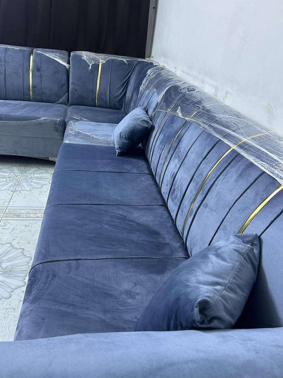 ديوان نضيف ١٠٠\١٠٠ عشر مقاعد  ب٢٧٥ بي مجال.


**إذا كنت صاحب هذا الإعلان وتريد حذفه لأي سبب، رجاءا أرسل رسالة إلى الدعم الفني**