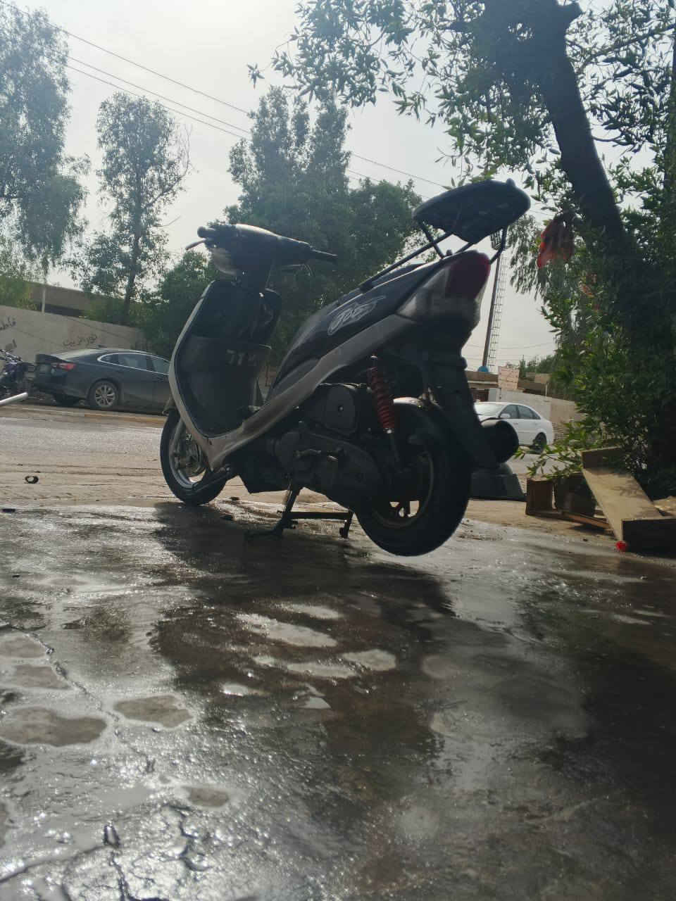 سلام عليكم دراجه مجفته  مره وحده قبل شهرين بس دراجه خير من الله وين ماتروح ماتطفئ تشتغل بس هندر سلف عطلان مابيه اوراق  البيع 400 الموشراي لا يدخلي لن مابيهه  بكاني شعب


**إذا كنت صاحب هذا الإعلان وتريد حذفه لأي سبب، رجاءا أرسل رسالة إلى الدعم الفني**