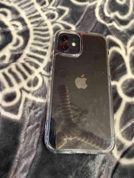 السلام عليكم حبايب ايفون 12العادي للبيع الجهاز بلادي برغي مامفتوح بي السعر 300وبي مجال مكاني بغداد بحي اور 

‭0775 785 7512‬
