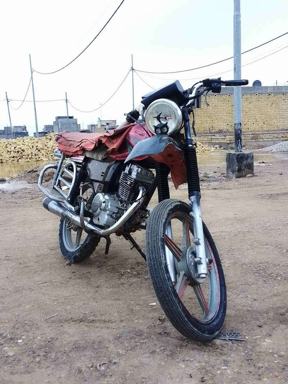 سلام عليكم دراجه البيع فيوفه دبلات قفاز كدامي دبلات ديوان خلفيه  منكار كهربائيات شقاله مكان ناحيت شيخ سعد ***********
