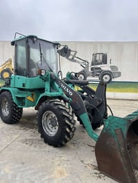 معرض تريكس واستا محدين ‏مو مشتغل بالعراق دخول جديد  موديل 2010  حجم30 ...