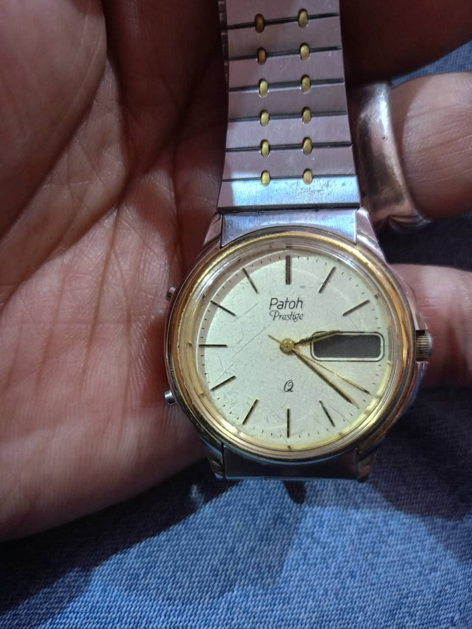 ساعة شغالة....قيم سعرهاا وأخذهااا
***********
