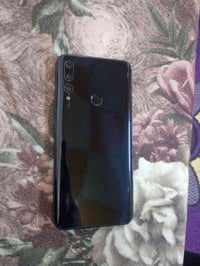 واي 9 برايم • ١٢٨ • كاميرا منبثقة