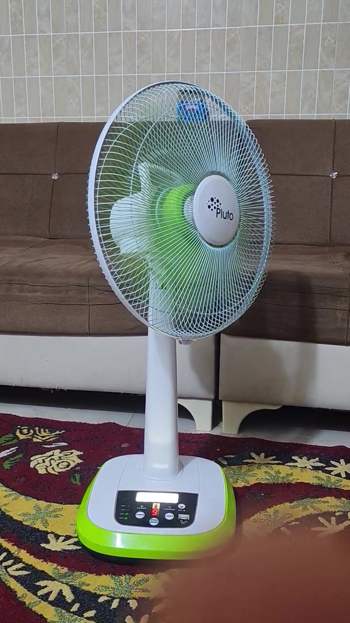 مروحة كهرباء وشحن صناعة أمريكية مستعمله سعره ٣٥ الف وبيه مجال العنوان كوت الأنوار ***********
