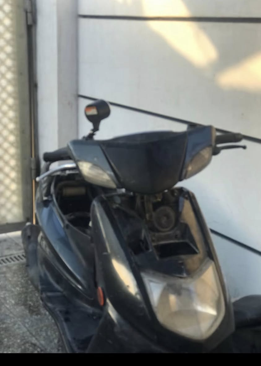 سلام عليكم دراجه سكنس نثيه دراجه جميع الكفرات موجوده دراجه مكينه ناعمه شلعه ومعدل نكره بكل وقت كهرباثيات كلها شغاله دهن امزويل 
مكاني بغداد الغزاليه الرقم ***********واتساب فقط
