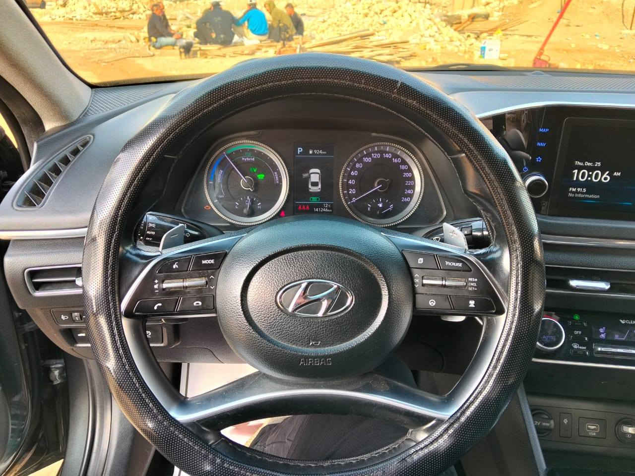 السلام عليكم
سوناتاه هايبرد
2022 سياره وارد كوري مكينه 2000 ماشيه 140 سياره بيه بارد فقط مقفوله من صبخ وداخل مقفوله رقم صاحب سياره ***********
