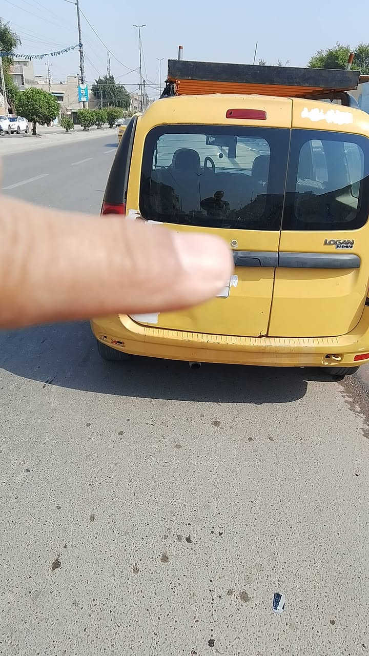 من رخصة الادمن رينو 7راكب للبيع كير مكينه فرنسي رقم بابل مكانه بغداد شرط التحول اريده35 ***********
