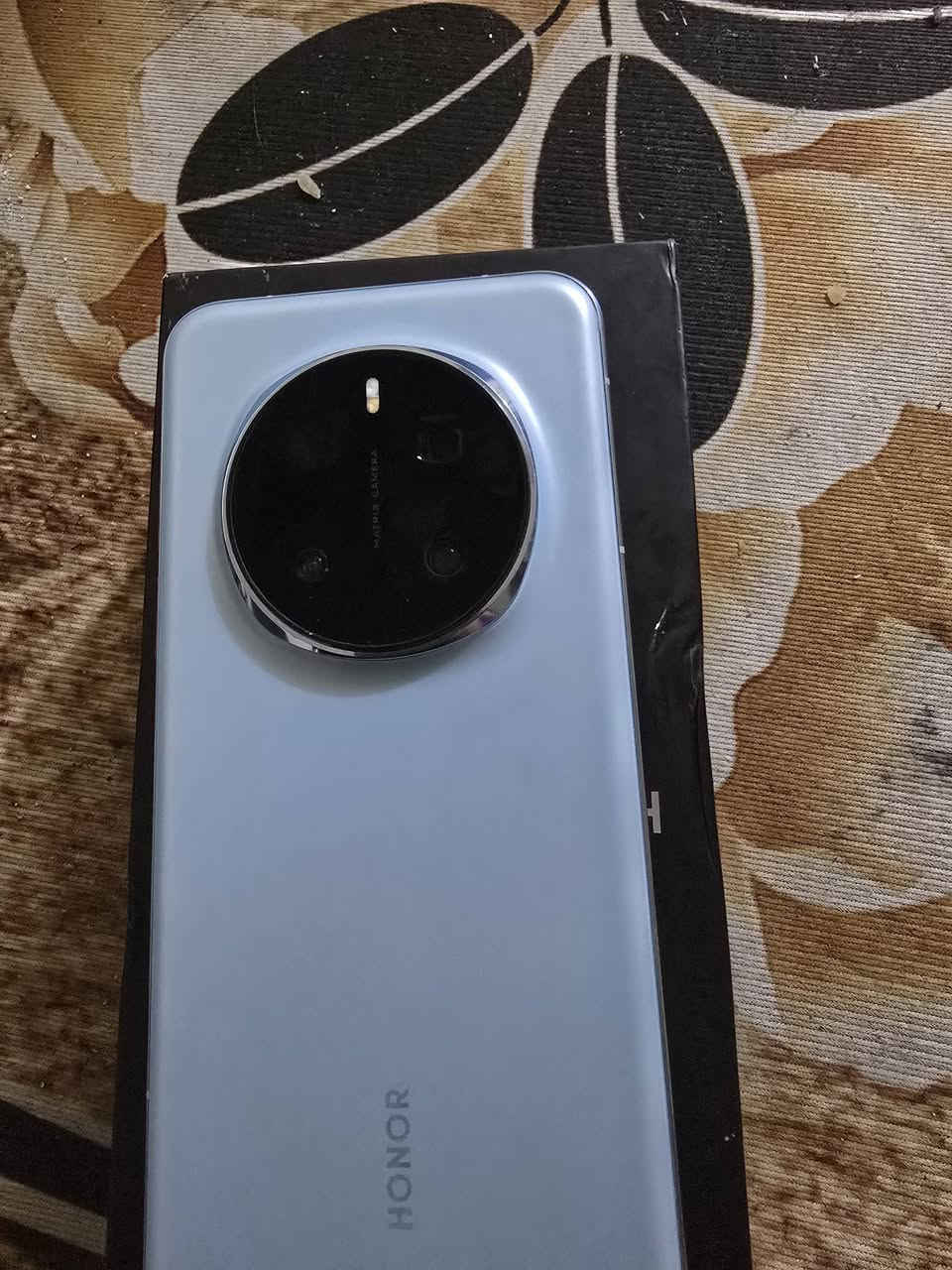 هونر ماجك 7برو ذاكرة ٥١٢ كامل ملحقات جهاز بي نقطه سوده بصف كاميره نهايته كلش ٦٠٠ مكاني بغداد شارع النضال ***********
