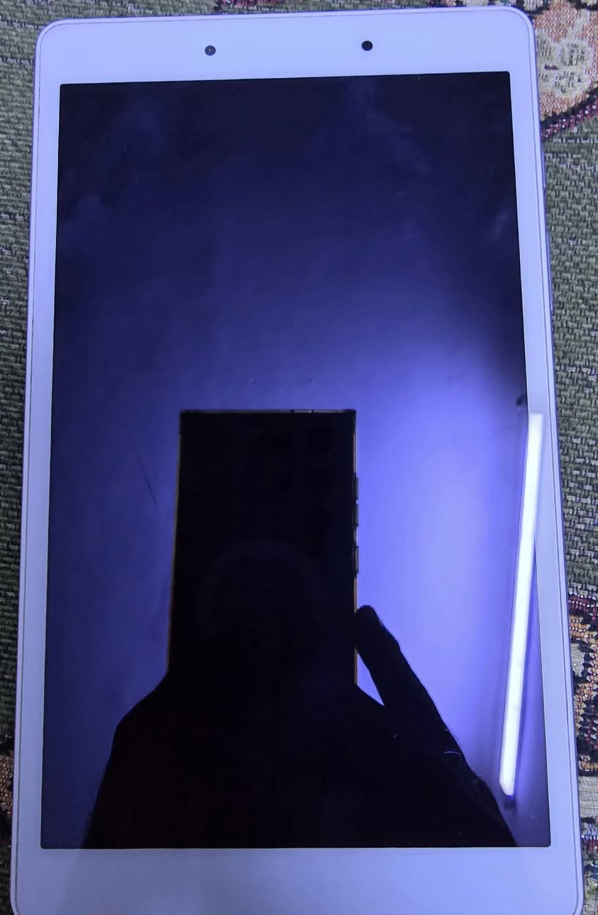 ايباد للبيع سامسونك اصلي السعر ٥٠ الف ***********
